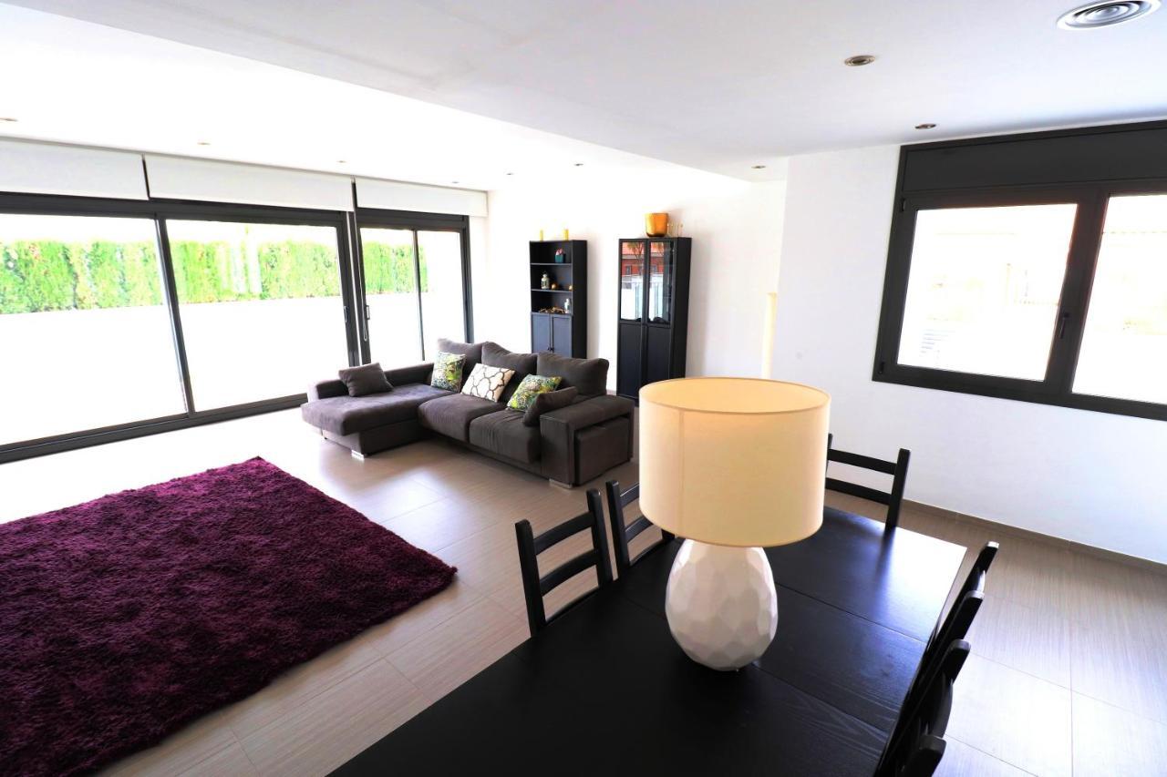 Moderna Con Piscina Individual * Cambrils