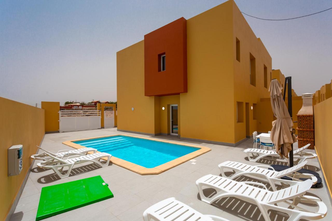 Mariposas Pool Puerto del Rosario (Fuerteventura)
