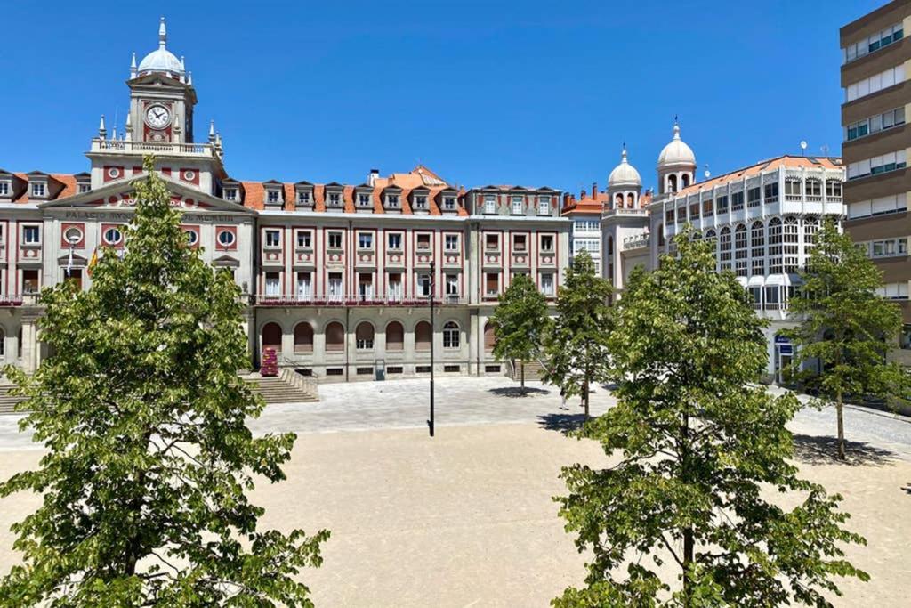 Piso De Lujo En El Centro De * Ferrol