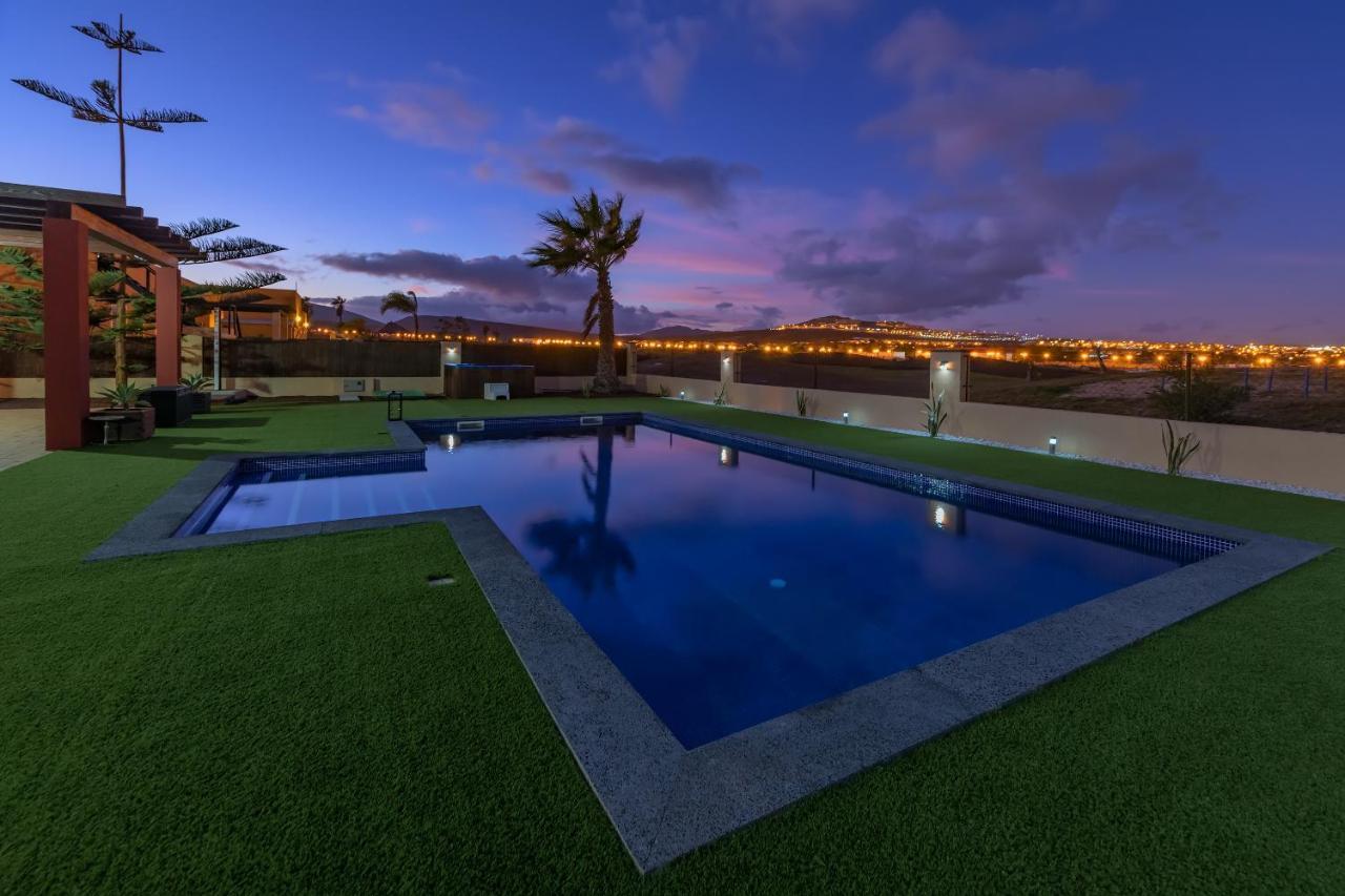 Aura Villa