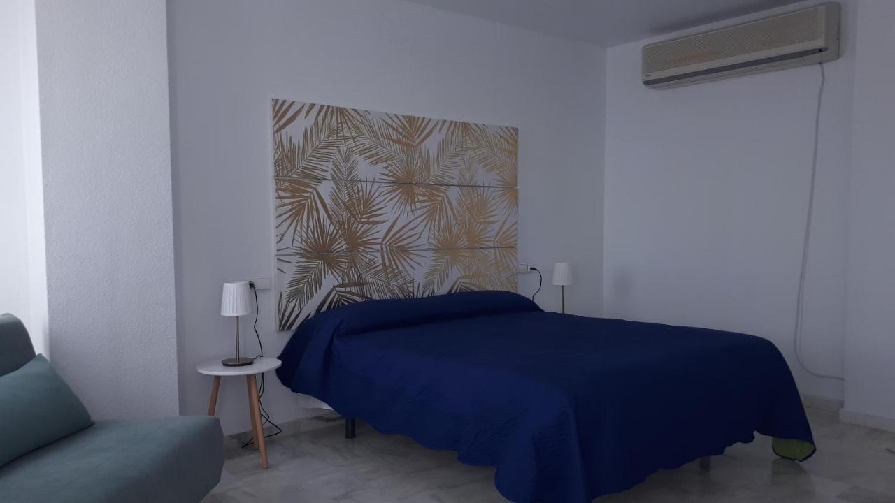 In Costa Del Sol With Large Terrace For 9 People Apartamento Rincón de la Victoria
