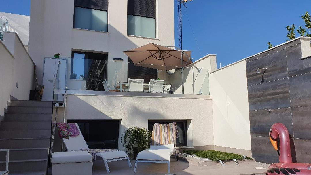 Con Piscina Privada En La Urb. De Puerto Rey Сasa de vacaciones *