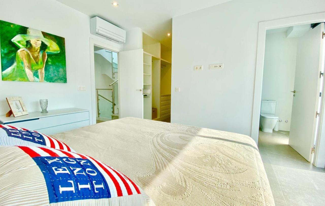 Con Piscina Privada En La Urb. De Puerto Rey Holiday home