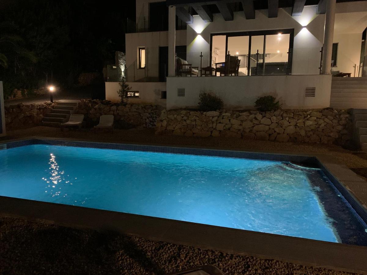 Villa Lomalisa *