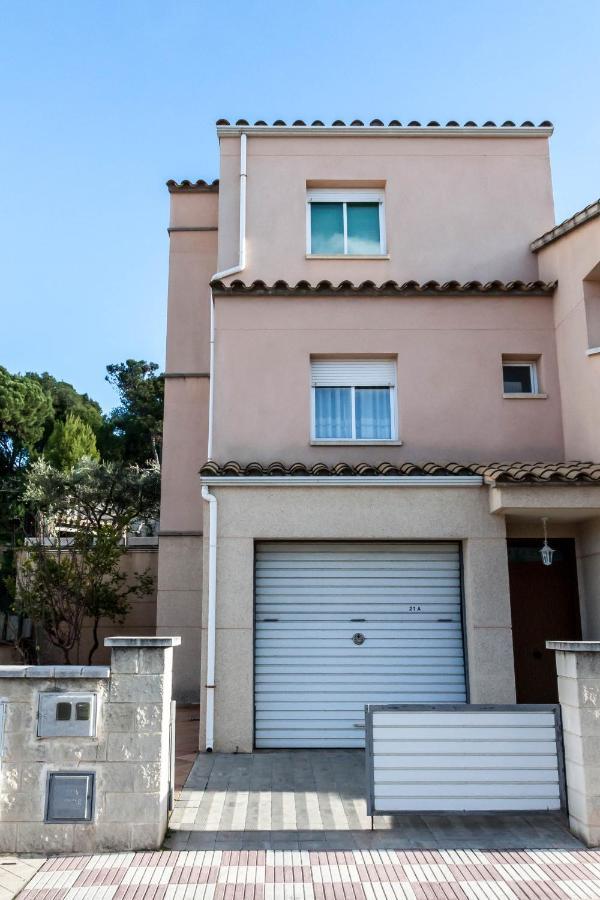 Casa Con Jardin-wifi Free Holiday home *