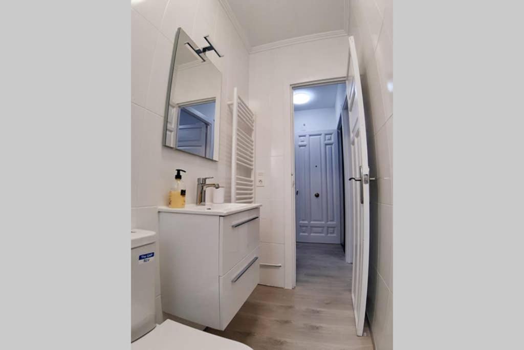 Apartamento Doctor Olivares 55, Con Desayuno Y Garaje Incluido! *