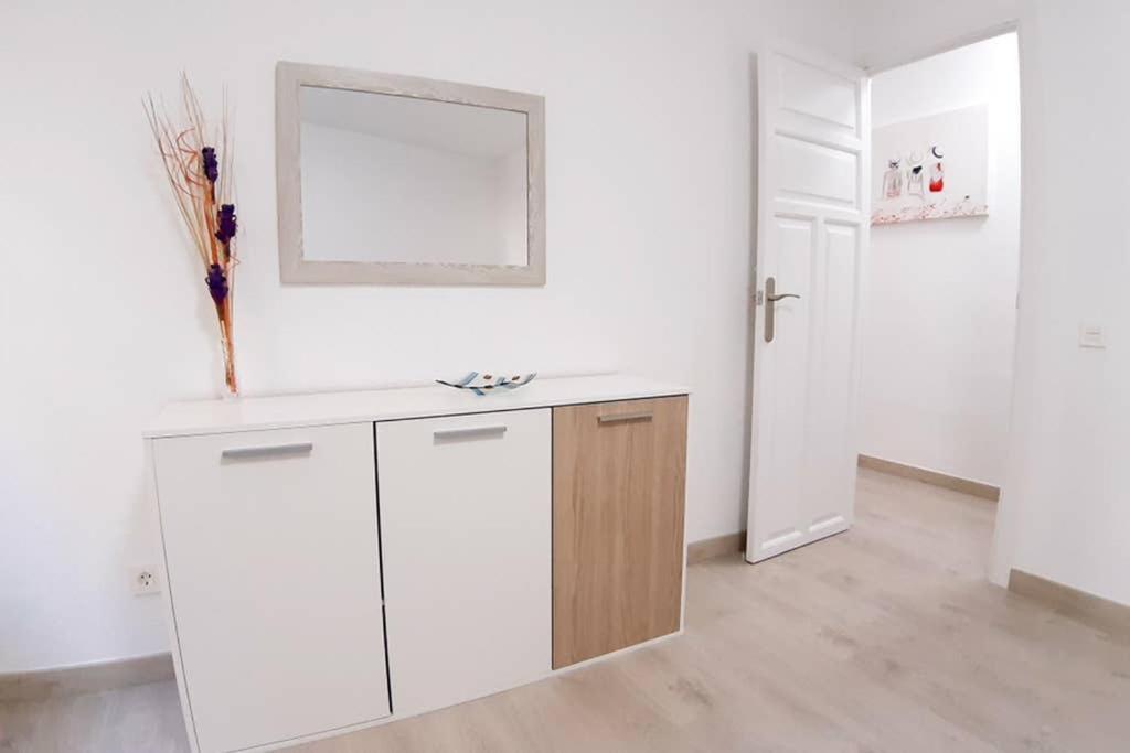Apartamento Doctor Olivares 55, Con Desayuno Y Garaje Incluido! *
