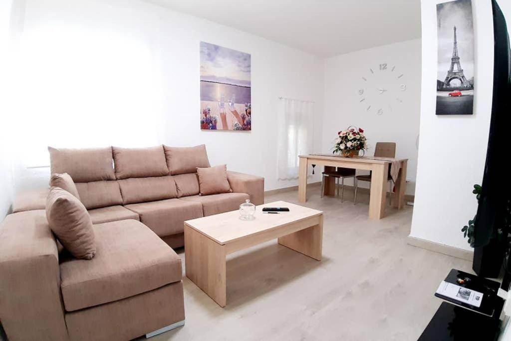 Apartamento Doctor Olivares 55, Con Desayuno Y Garaje Incluido!