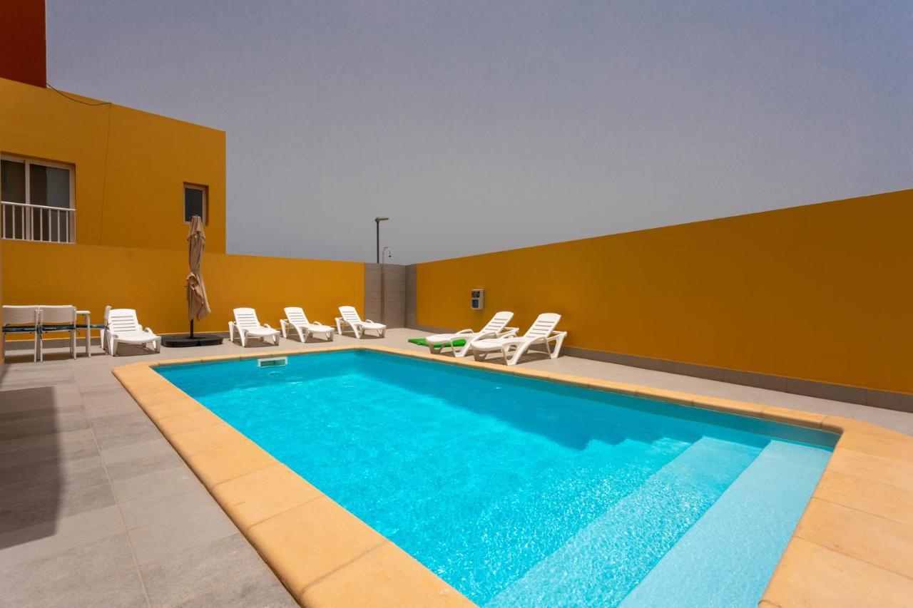 Mariposas Pool Puerto del Rosario (Fuerteventura)