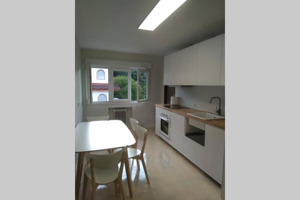 Piso Amplio Y Luminoso- Recien Reformado Apartment Cangas de Onis