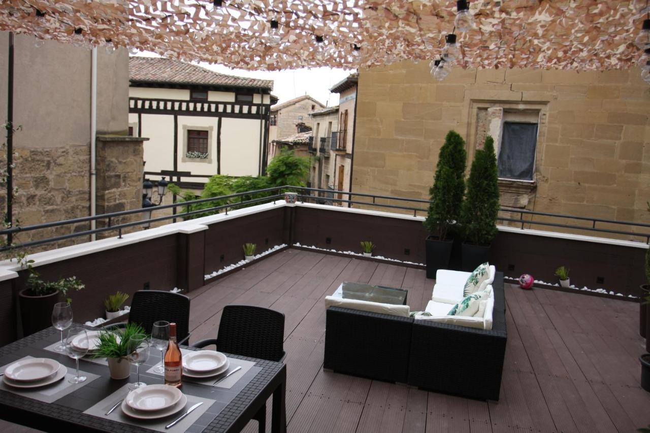 Edificio Privado Con Terraza