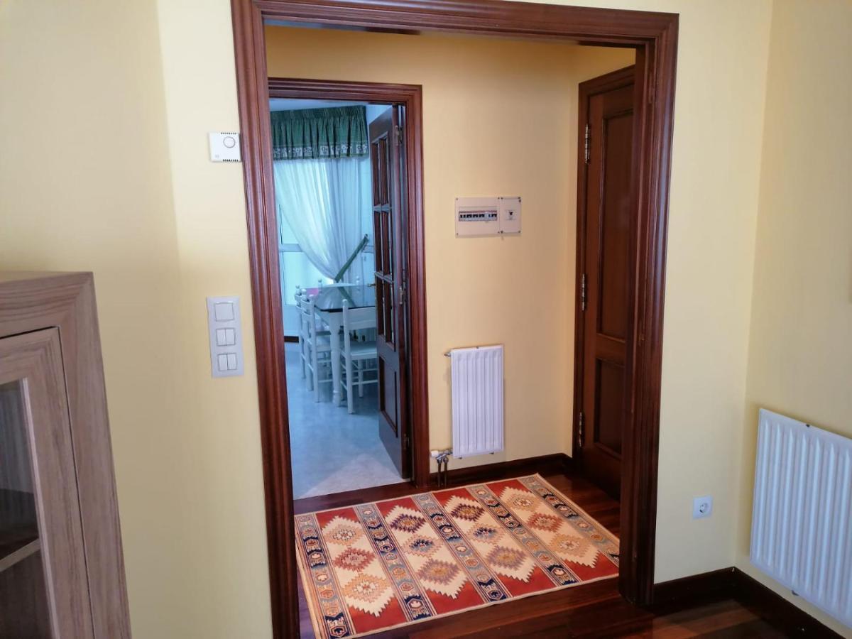Piso As Camelias Apartment *