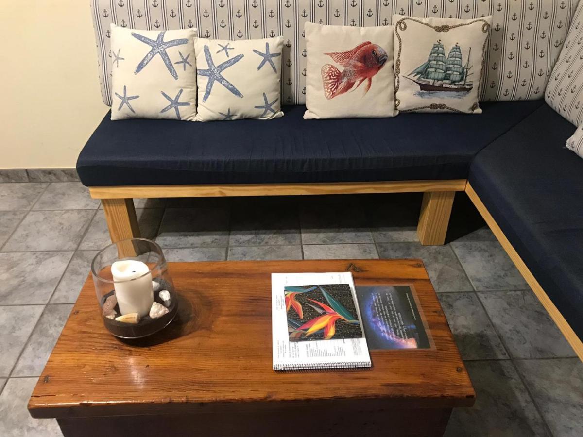 Primera Línea En Piscinas Naturales. Apartamento Barlovento