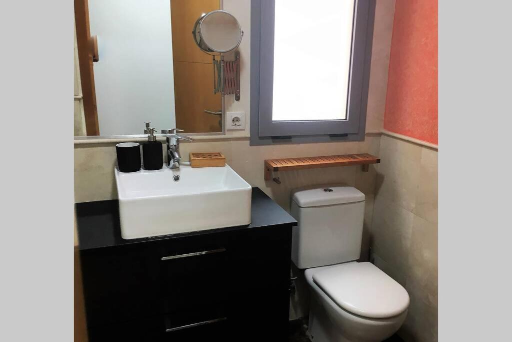 Chill Out Ground Floor Apartm +private Garden+wifi Retamar (Almeria)