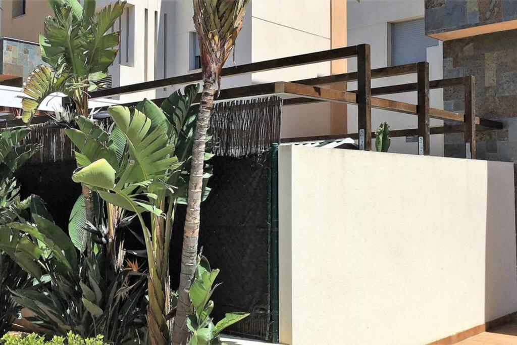 Chill Out Ground Floor Apartm +private Garden+wifi Retamar (Almeria)