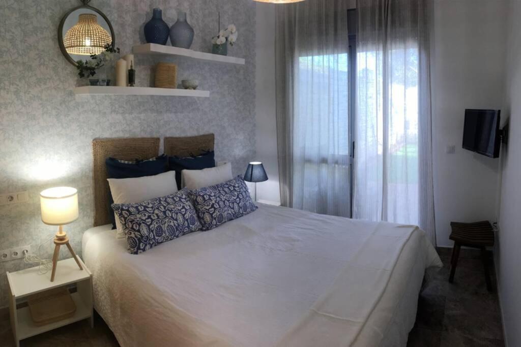 Chill Out Ground Floor Apartm +private Garden+wifi Apartamento Retamar (Almeria)