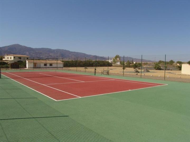 Casa Mari - Fabulous Semi-detached With Swimming Pool, Tennis Court And Huge Gardens Villa Turre