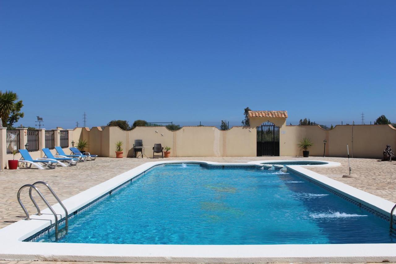 Villa Casa Mari - Fabulous Semi-detached With Swimming Pool, Tennis Court And Huge Gardens