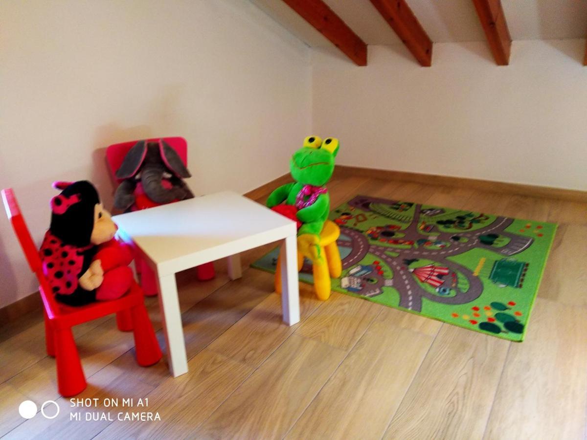 Сasa de vacaciones Casa Amplia Con Jardín Y Aparcamiento G-100147 *