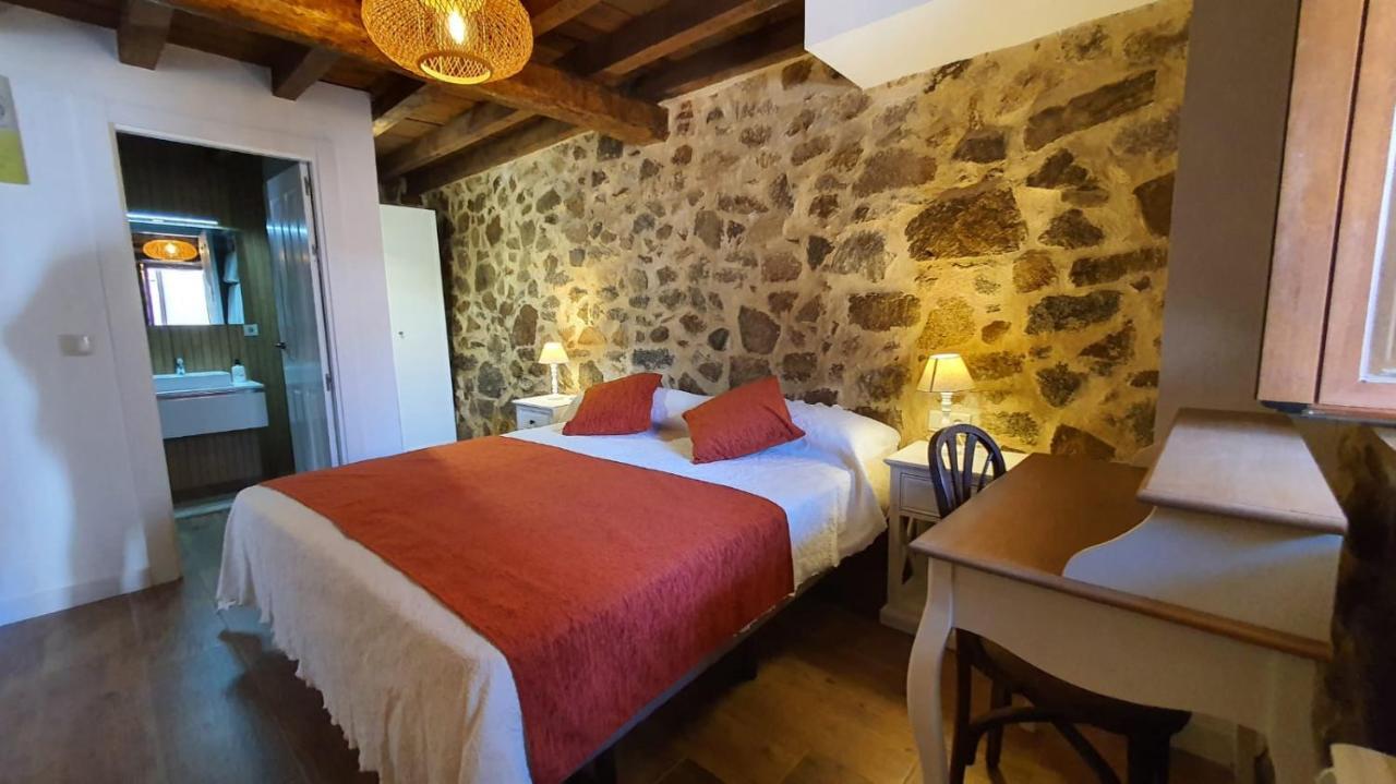 Casas Del Castillo, 1 *