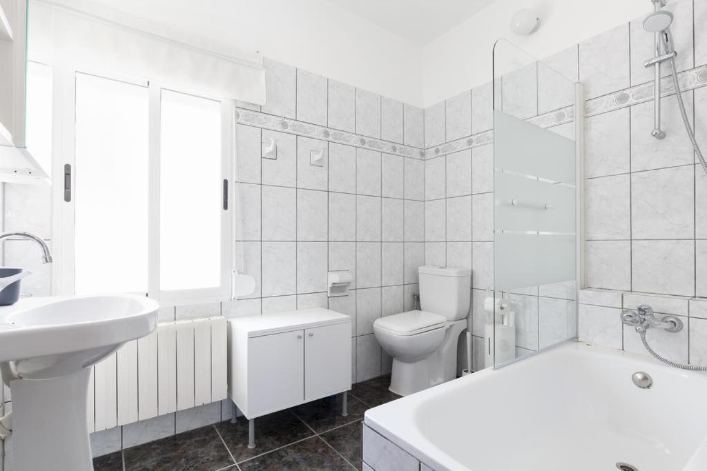Celi: Sea- & Mountain View, Peaceful & Comfortable.