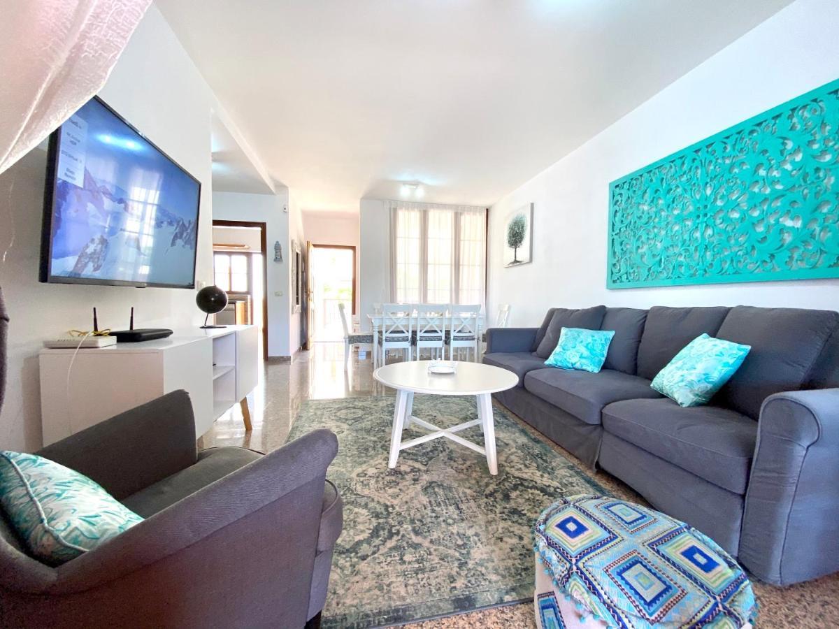 Del Duque With Private Pool Villa *