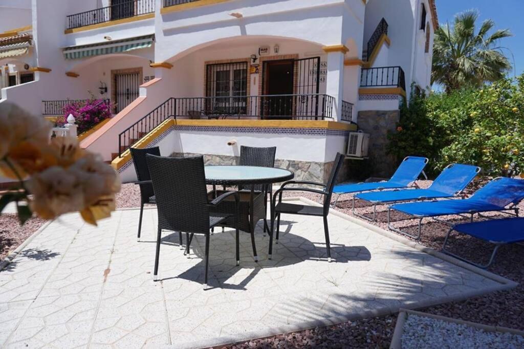 Spacious Ground Floor With Garden & Communal Pool Apartment *