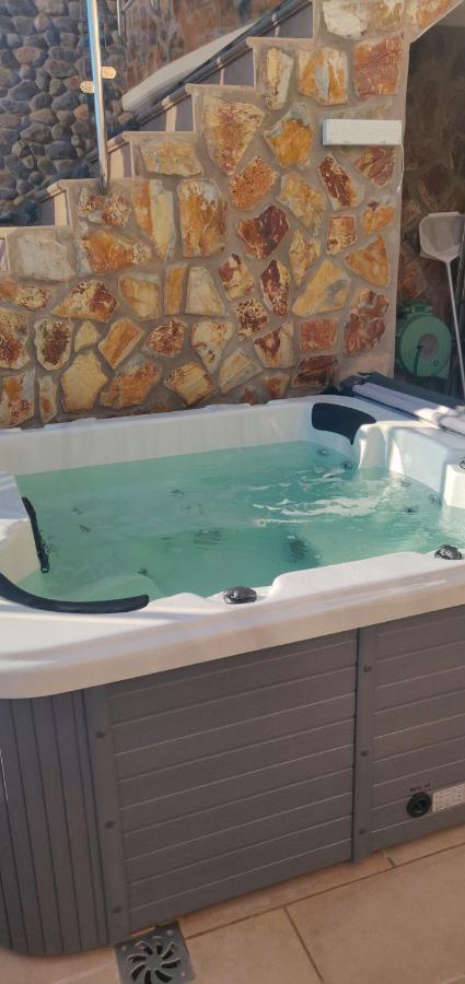 Сasa de vacaciones Casa Holmston, Duplex With Hot Tub In Anfi Tauro Topaz *