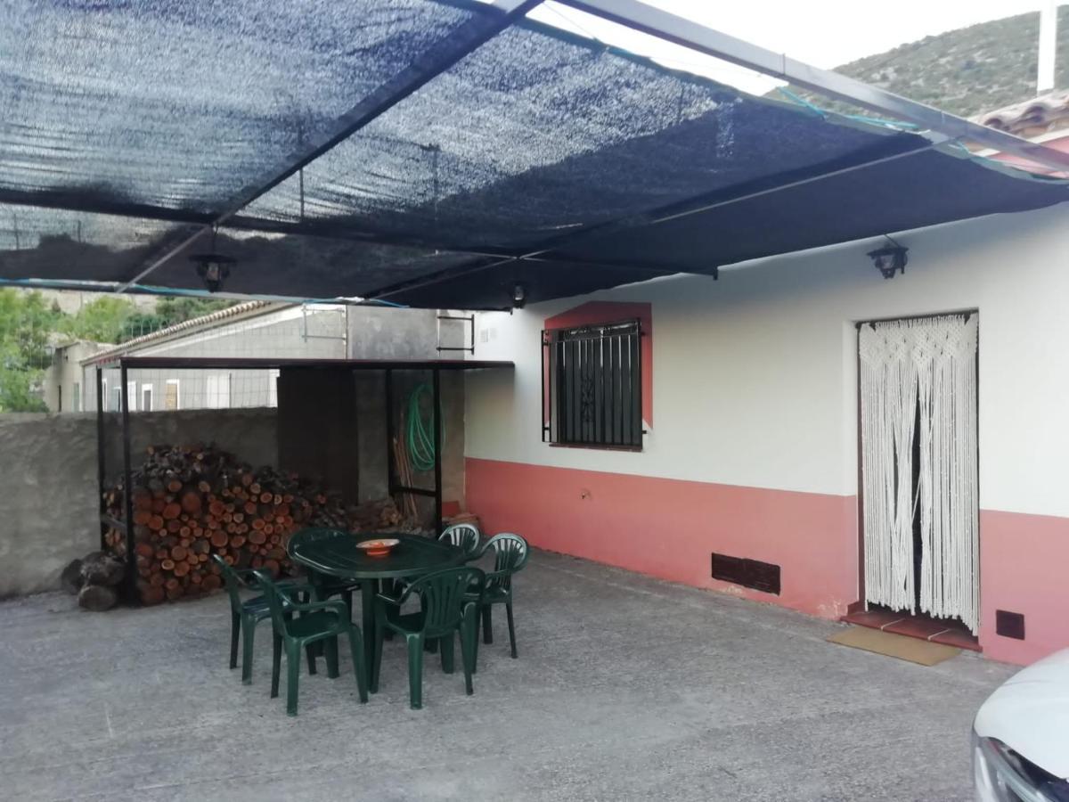El Almendro De Fuentes Nuevas Holiday home Castril