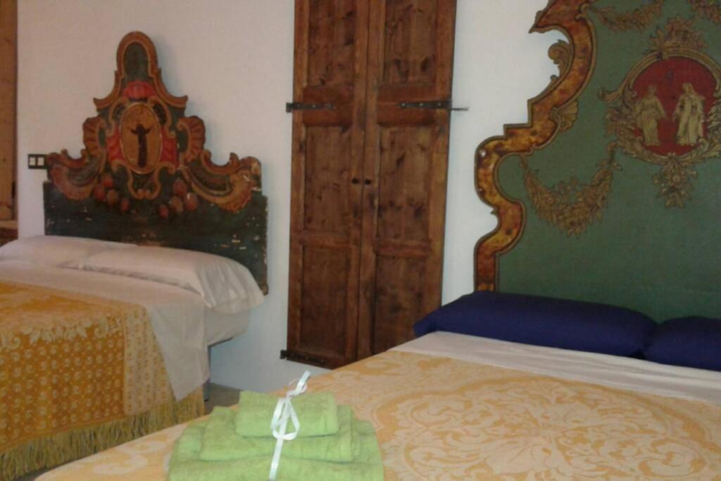 Chalet La Badenca. Masia Catalana Del S. Xvii *