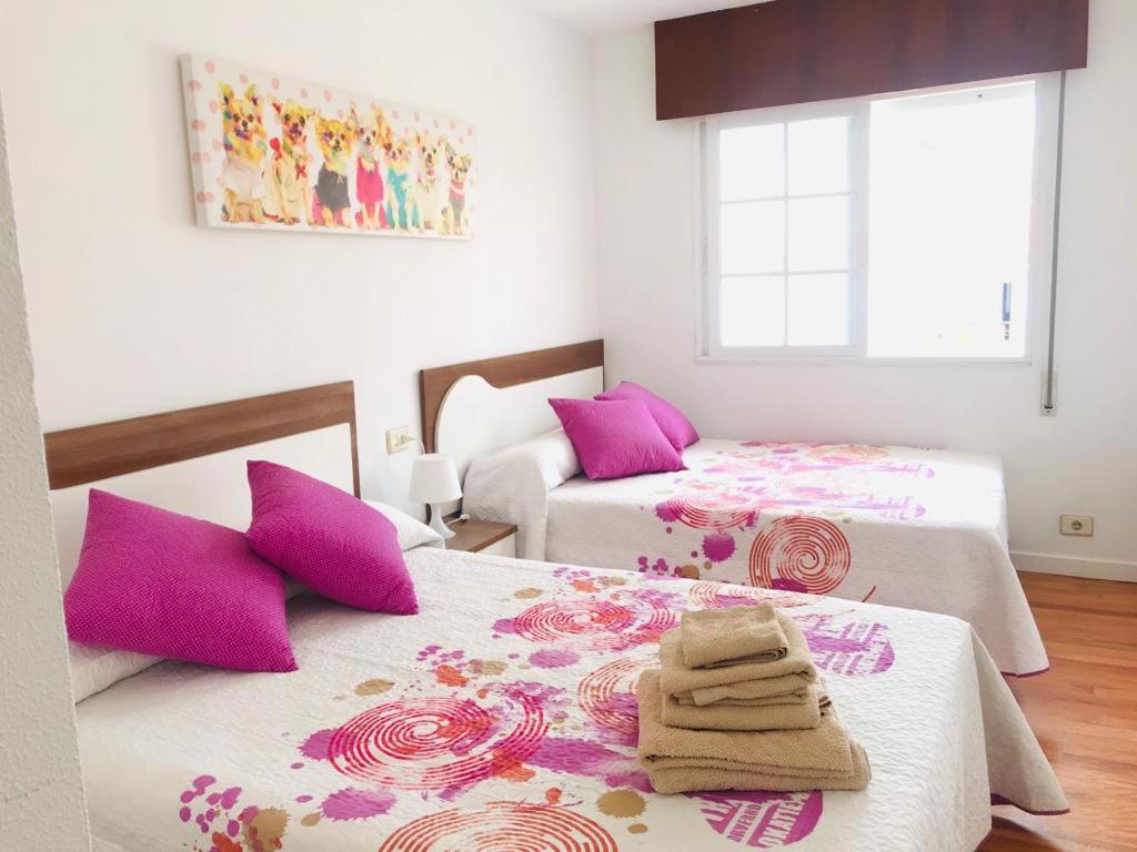 Apartamento Enjoy Sanxenxo,200m Playa, Balcon Vistas Cies, Piscina & Terraza Azotea,2 Plazas Garaje, 2 Banos, Muy Luminoso, Muy Tranquilo,muy Equipado, Centrico