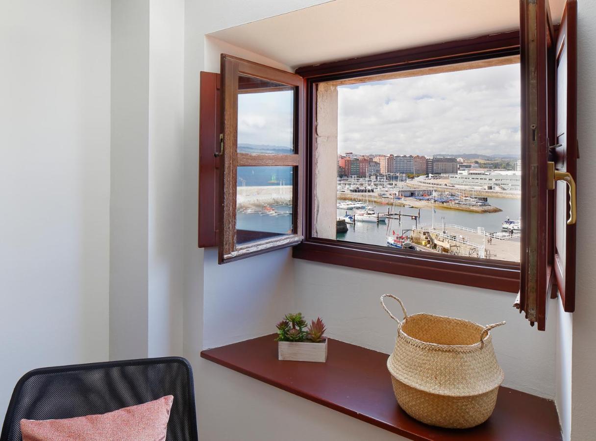 Puerto Deportivo Cimadevilla Apartment Gijon