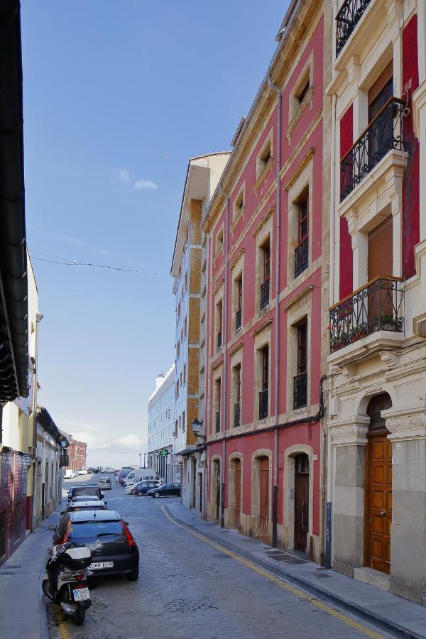 Puerto Deportivo Cimadevilla Apartment Gijon