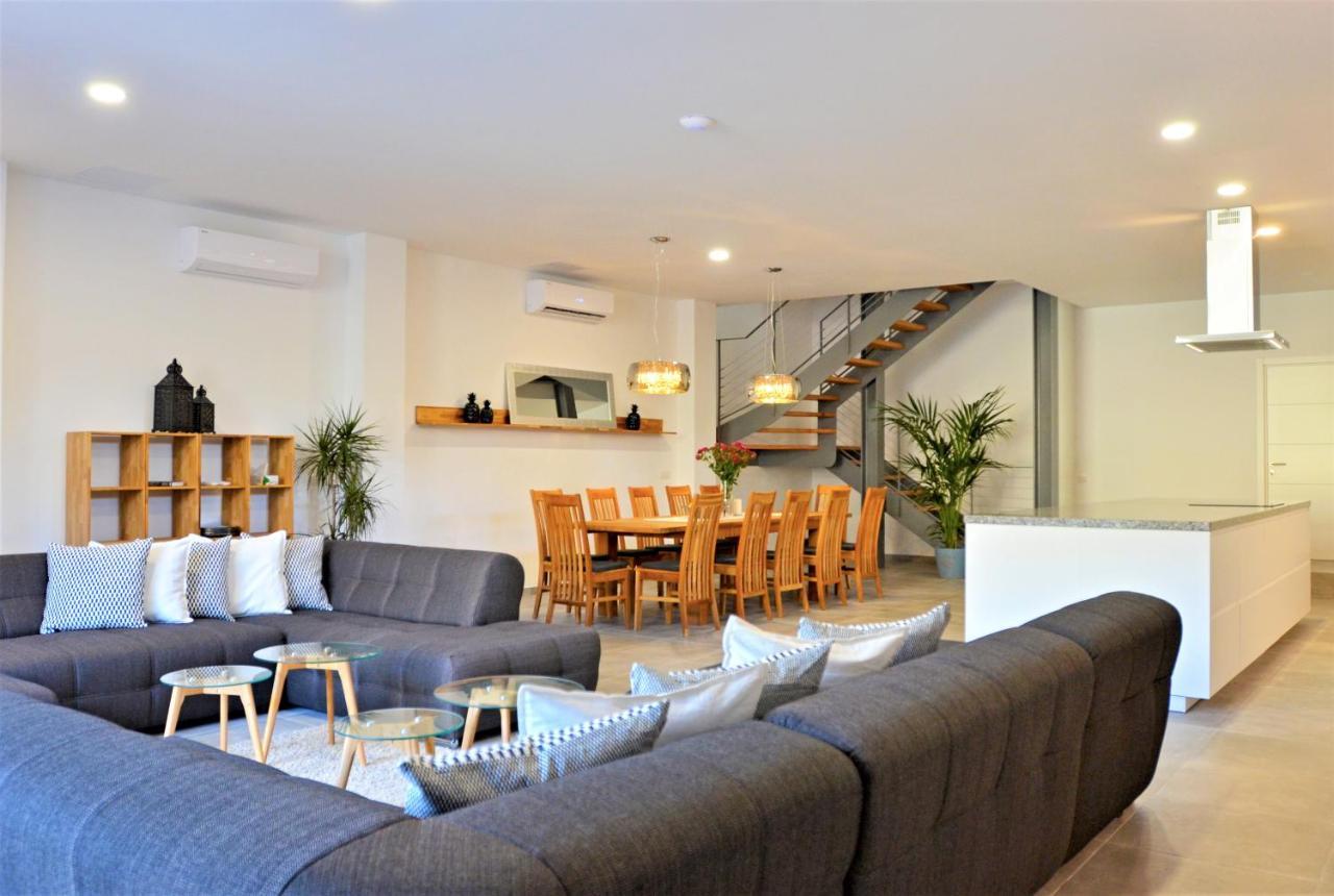 - Unique With Heated Pool Villa *