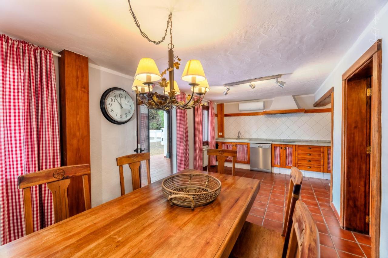 Montana Colorada Villa El Paso