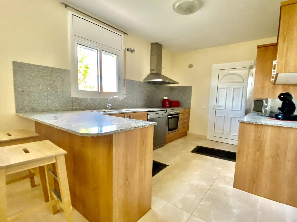 Martina 4 Bedroom With Air Conditioning & Private Swimming Pool Ideal For Families Villa *