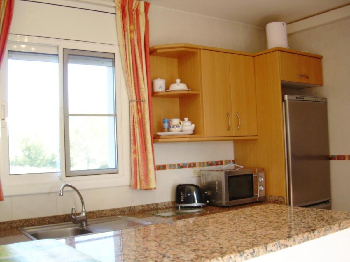 Villa Oasis 4bedroom With Air-conditioning & Large Private Swimming Pool *