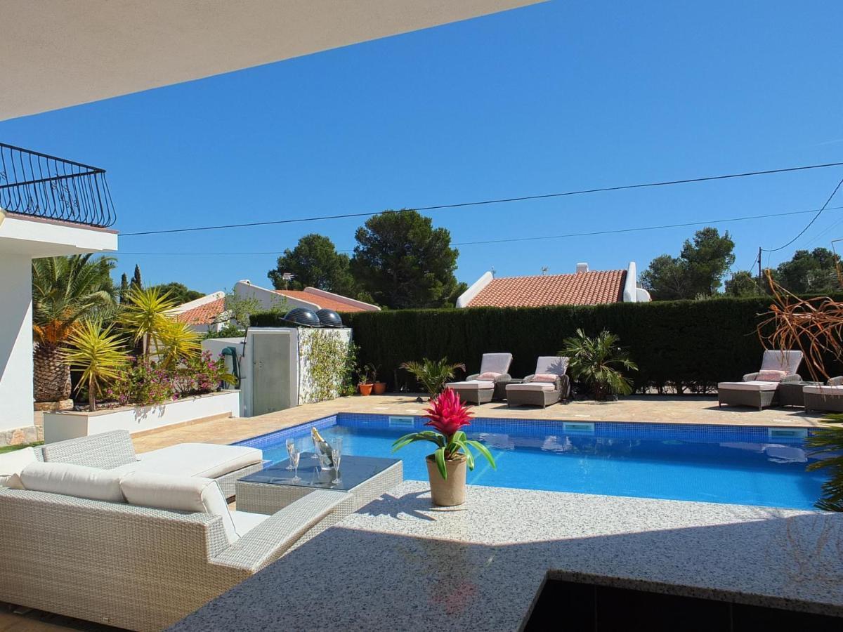 Mimosa With 5bedrooms Air Conditioning & Private Swimming Pool And A Games Ideal For Families *
