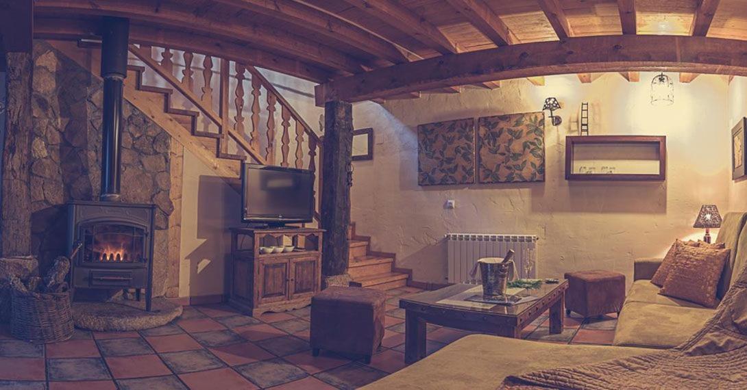 El Colirrojo - Sitios De Aravalle Casa rural Casas del Abad