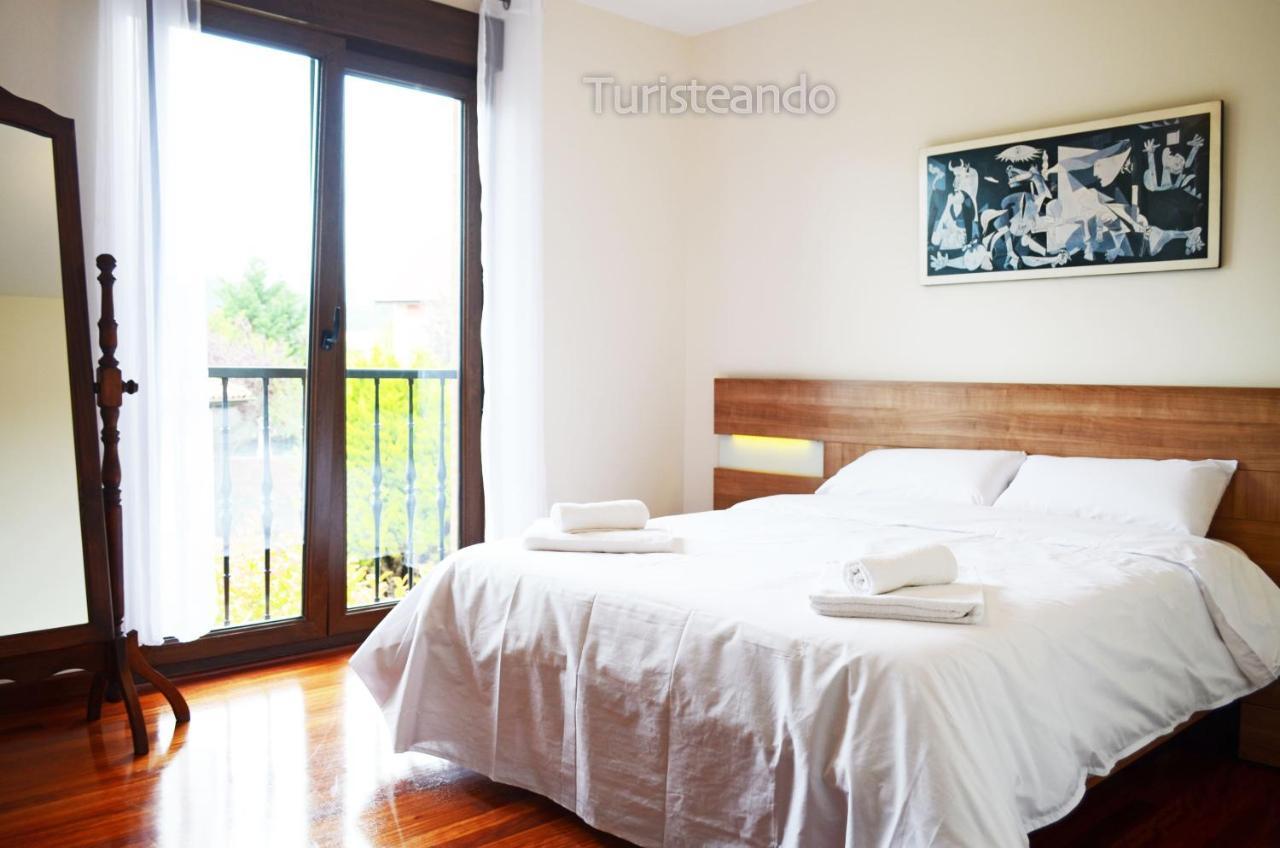 Tina Mayor: Amplio Jardín Y Tranquilidad Muy Cerca De La Playa Сasa de vacaciones Pesués