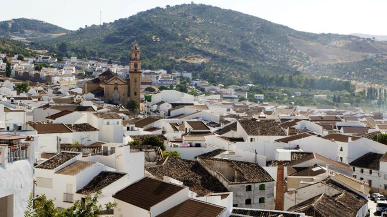 Welcoming House With Mountain View In Algodonales. Сasa de vacaciones Algodonales