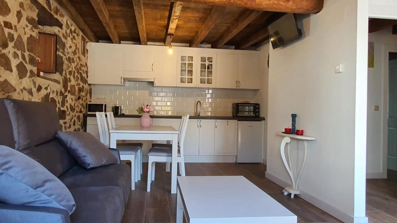 Casas Del Castillo, 1 *