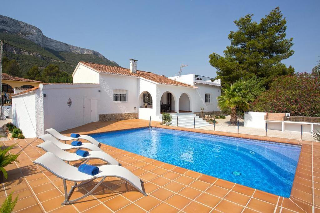 Villa Celi: Sea- & Mountain View, Peaceful & Comfortable. Dénia
