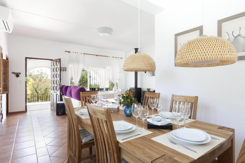 Celi: Sea- & Mountain View, Peaceful & Comfortable. *