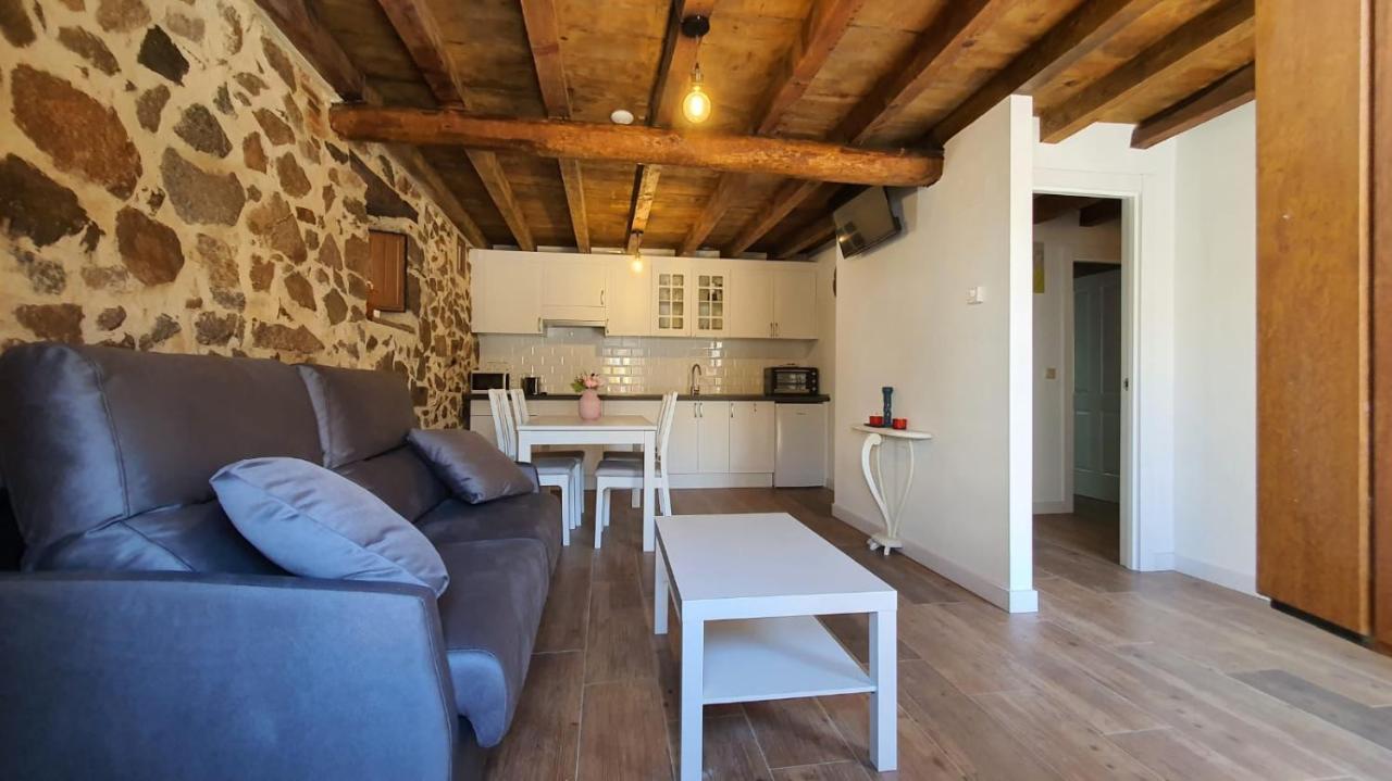 Casas Del Castillo, 1 *