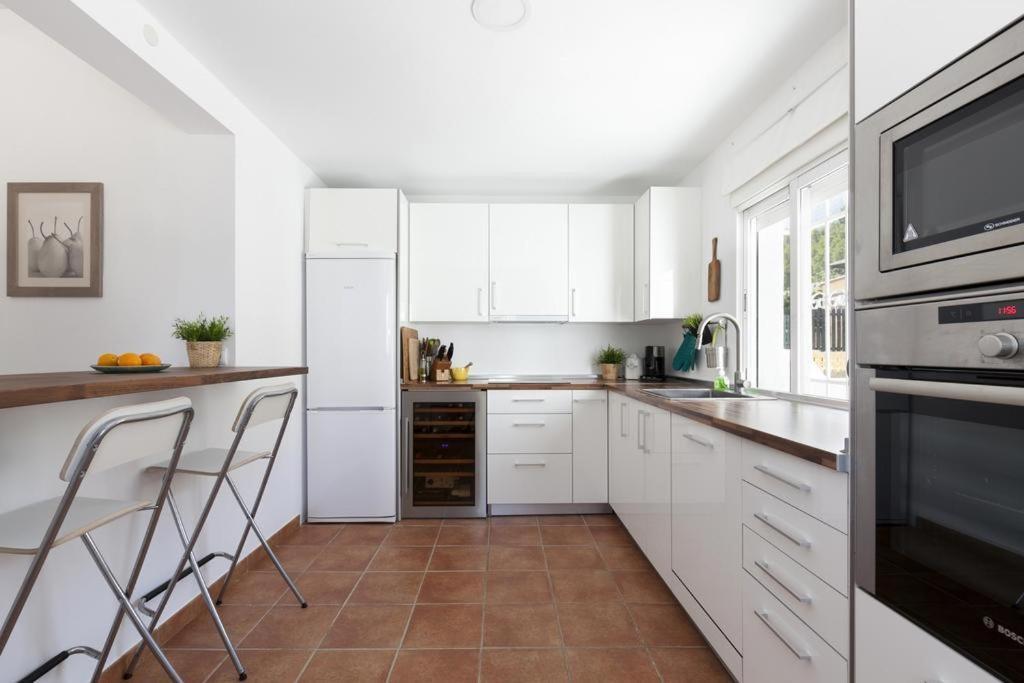 Celi: Sea- & Mountain View, Peaceful & Comfortable. *