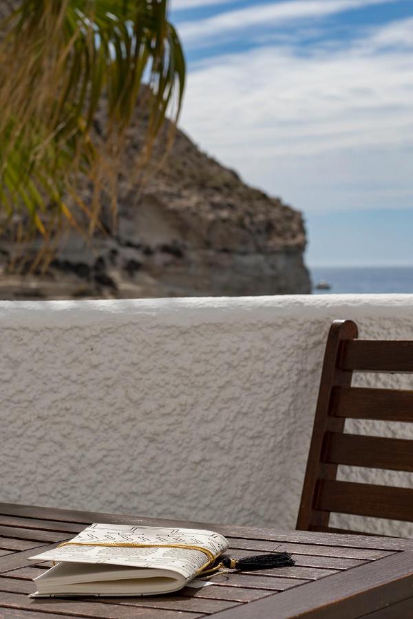 Hotel La Palmera. El Amanecer En El Parque Natural Agua Amarga (Almeria)