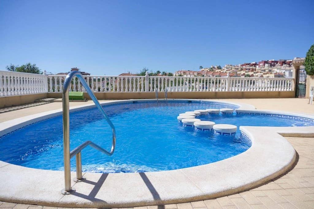 Apartment Spacious 2 Bed Ground Floor With Beautiful Communal Pool