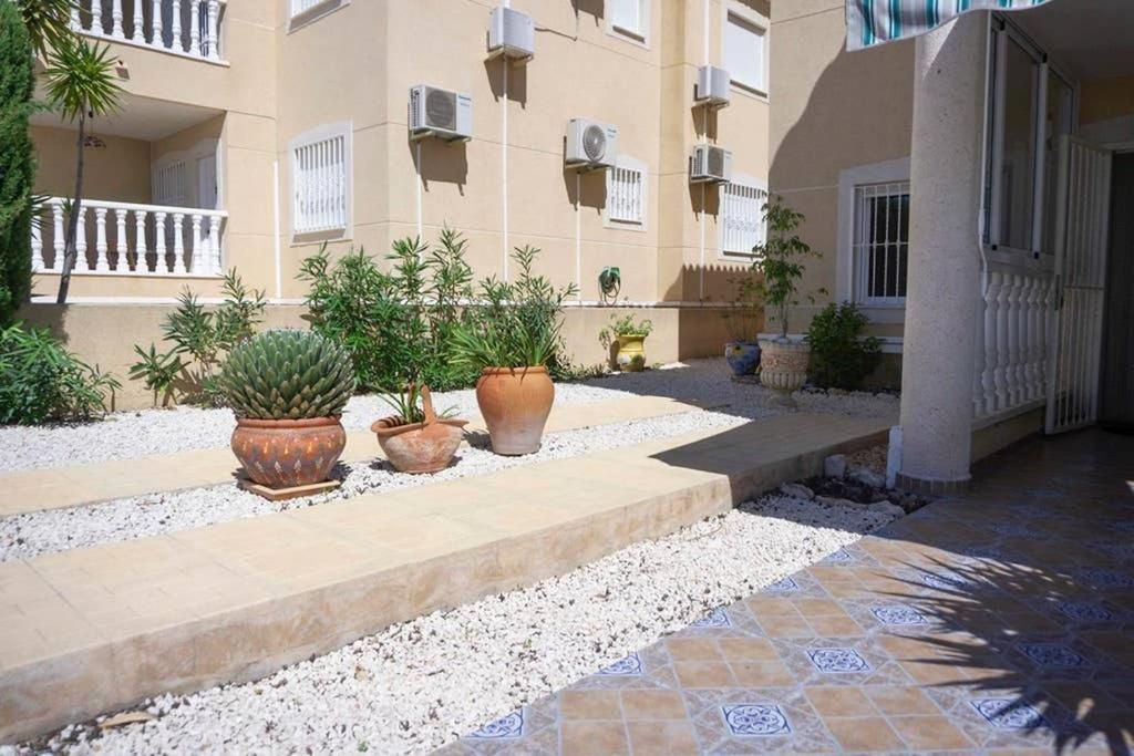 Spacious 2 Bed Ground Floor With Beautiful Communal Pool *
