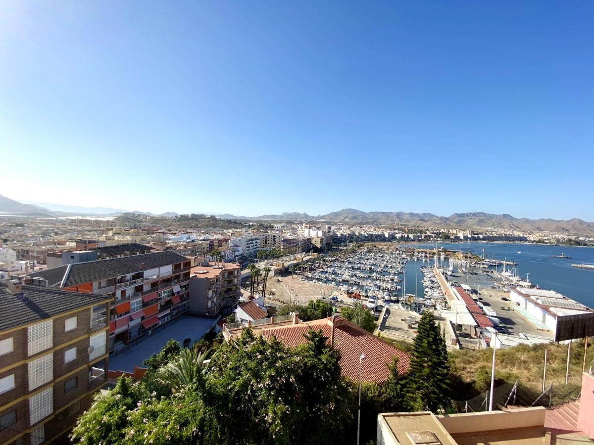 Sea And Mountain View Apartamento *
